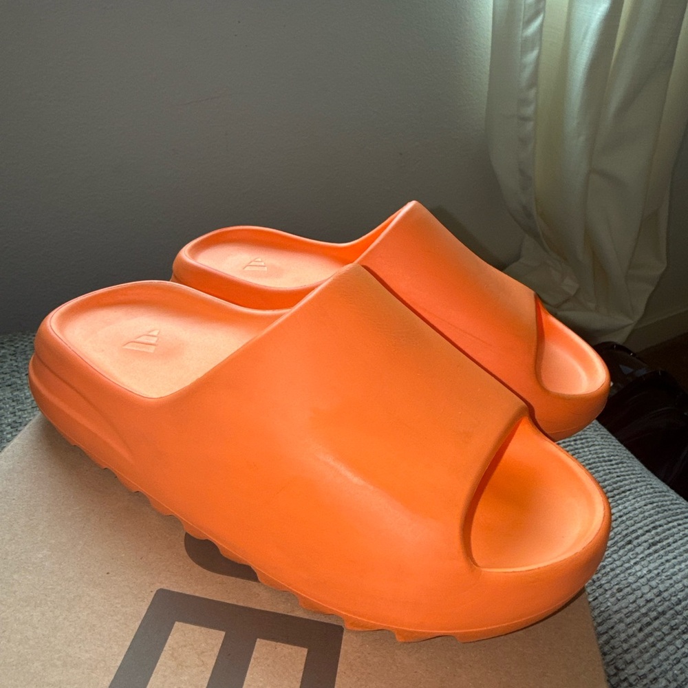 Kids Orange Slide Sandals - Picture 4 of 7